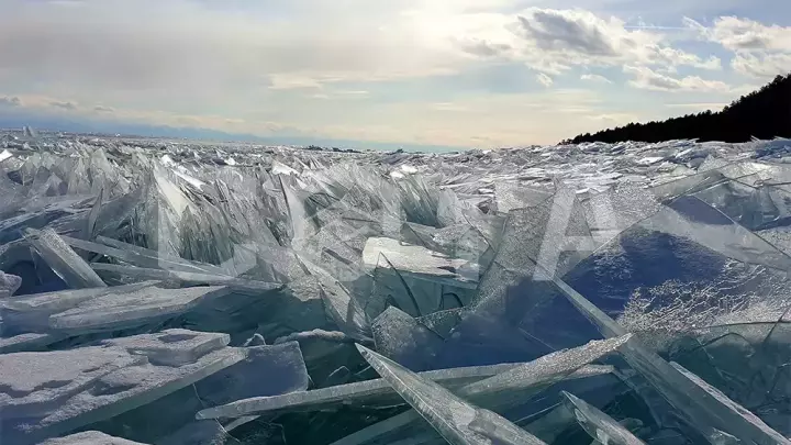 Ледяные просторы Байкала - фото 13